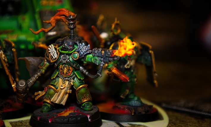 Salamanders avec pistolet lance-flammes